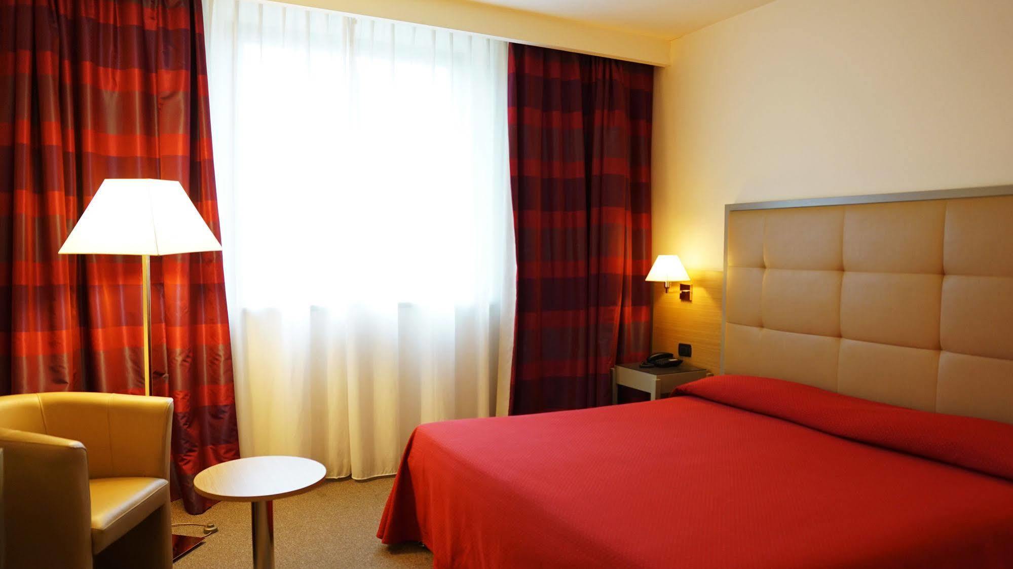Garden Hotel Ареццо Экстерьер фото