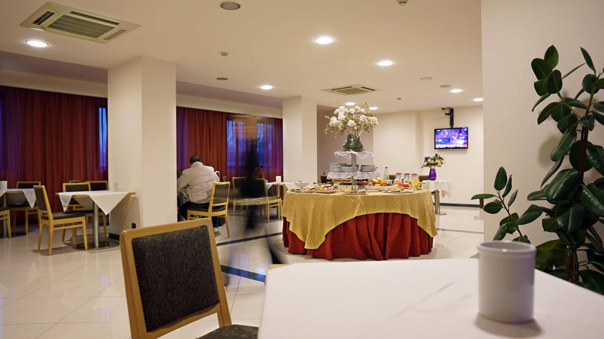 Garden Hotel Ареццо Экстерьер фото